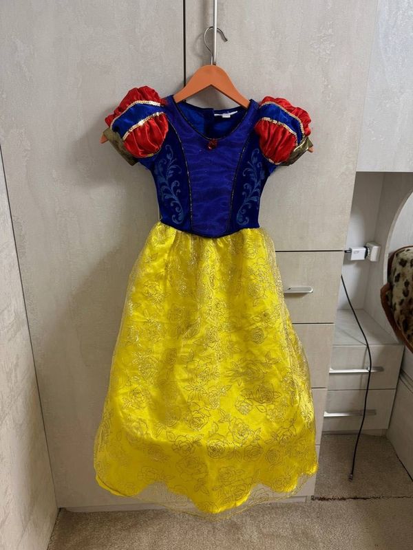 Платье Белоснежки Disney на 3-4года Платье Белоснежки Disney на 3-4года
