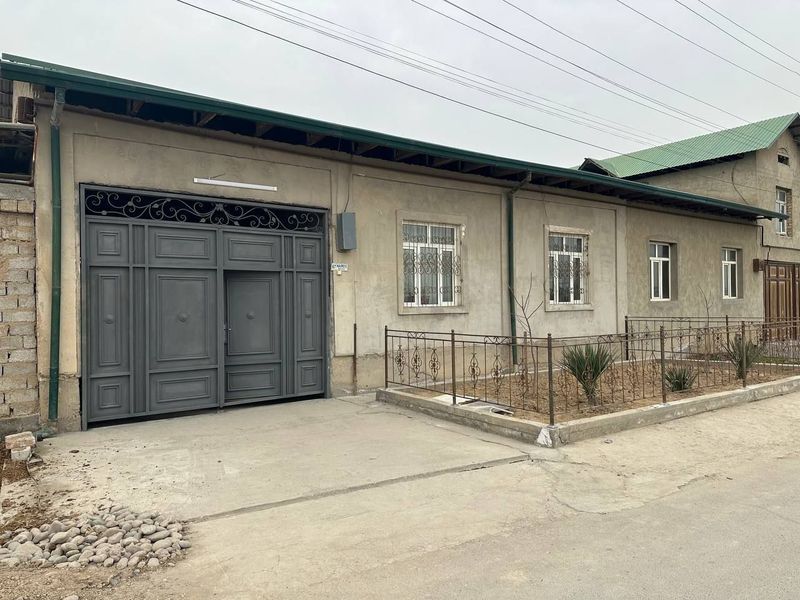 Продается дом в Янгихаетском районе Чарток.