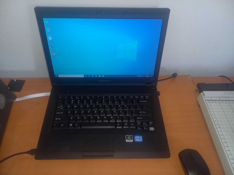 Notebook Lenova sotiladi Notebook Lenova sotiladi