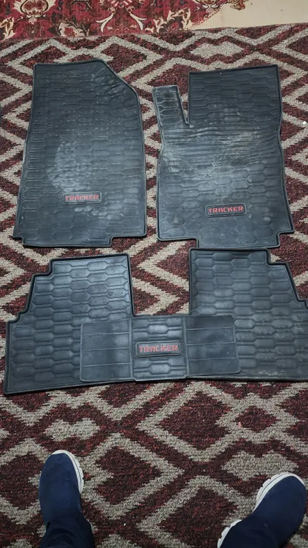 Treker 1 polik sasteyanisi yaxshi Treker 1 polik sasteyanisi yaxshi