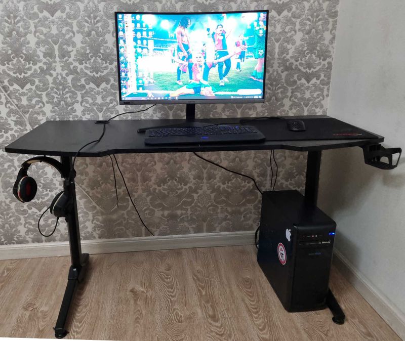 Игровой ПК с монитором 240 Гц + GTX 1050 Ti Игровой ПК с монитором 240 Гц + GTX 1050 Ti