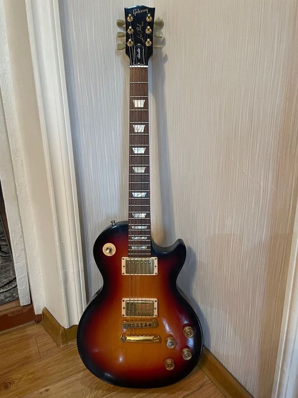 Продам гитару gibson les pol studio