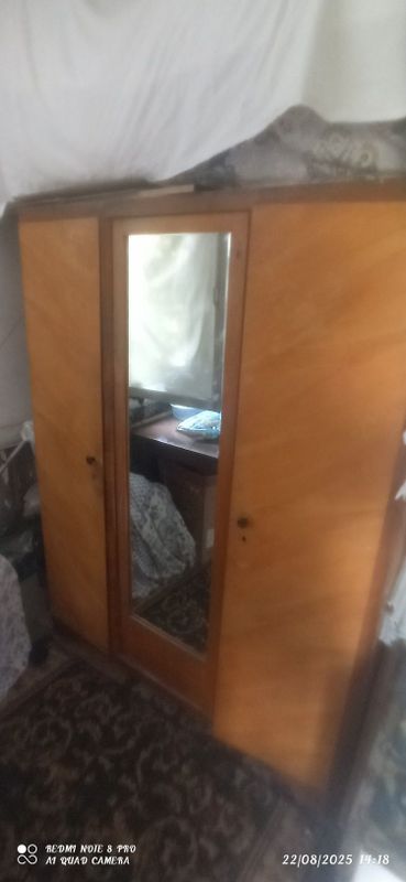Shifoner eski oldingi shifonerladan ancha baquvat va mustahkam Shifoner eski oldingi shifonerladan ancha baquvat va mustahkam