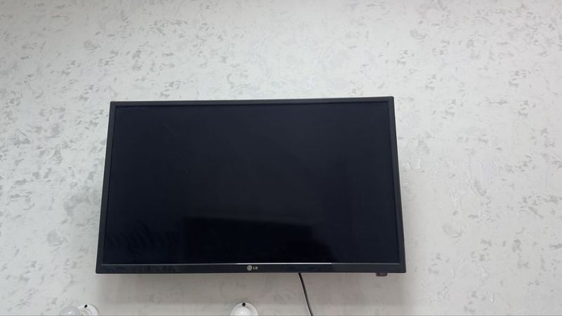 Телевизор Lg рабочий,с пультом Телевизор Lg рабочий,с пультом