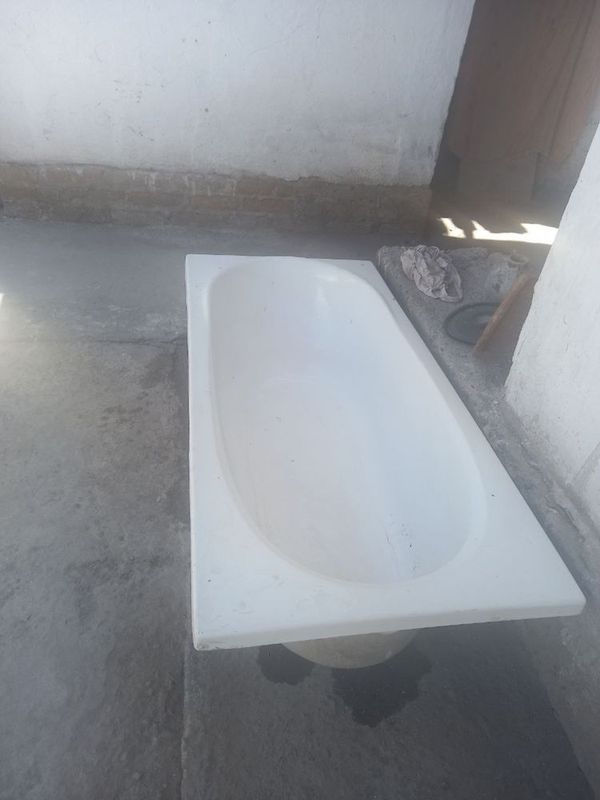 Vanna sotiladi narxi 400 ming qaytib galishb baramiz