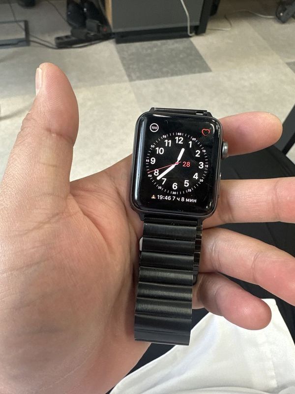 Apple watch 3 42MM Apple watch 3 42MM