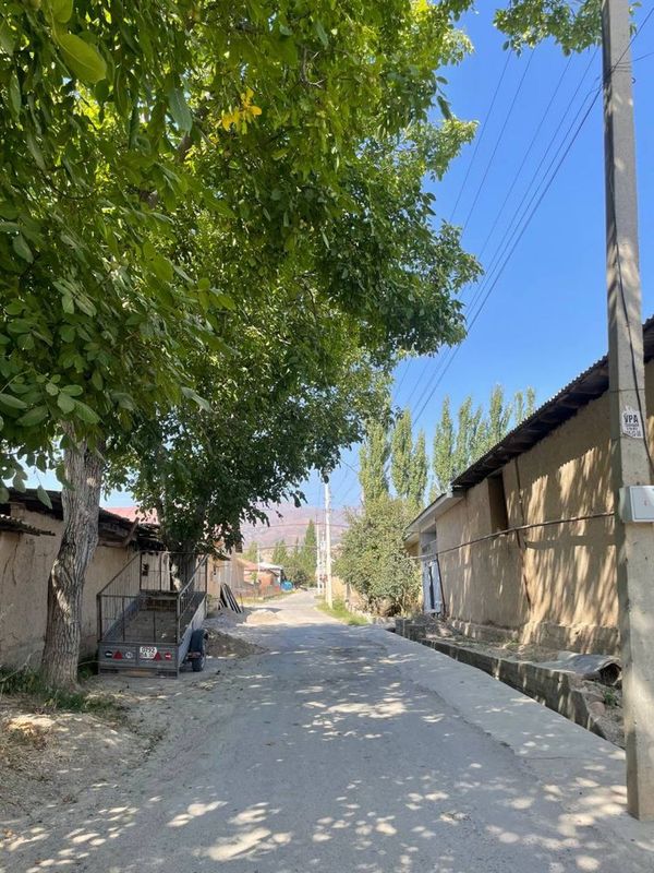 Dacha sotiladi Oq tosh soyliqda Dacha sotiladi Oq tosh soyliqda