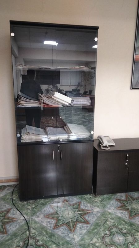 Ofis uchun mebel sotiladi Ofis uchun mebel sotiladi