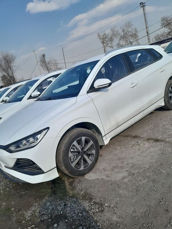 BYD E2 405 km full toshkentda avto salonda tayor