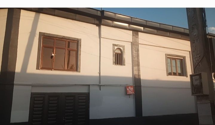 Nazarbek 8 maktab xovli 2 sotik srochna sotaman ipoteka bor Nazarbek 8 maktab xovli 2 sotik srochna sotaman ipoteka bor