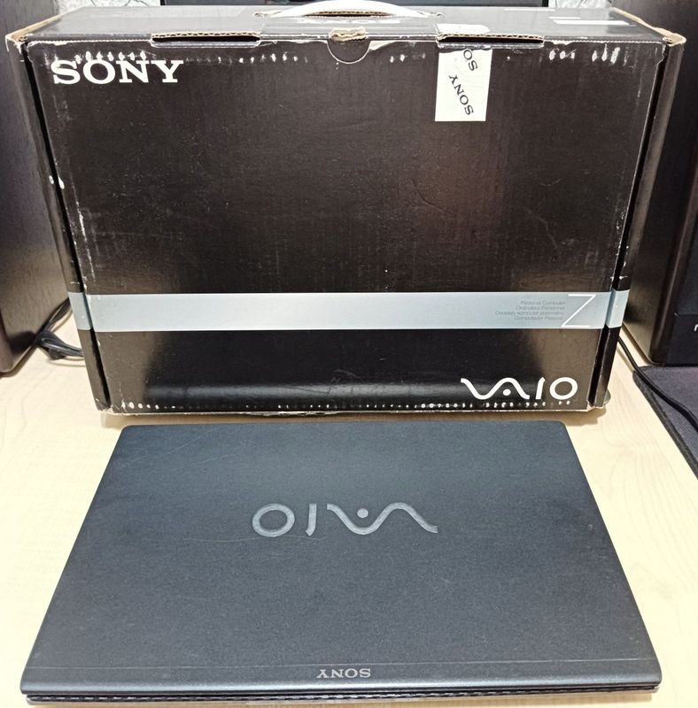 SONY VAIO Z11 13,1" WXGA++/Core 2 Duo P9500/4GB DDR3/500GB HDD/GF9300M