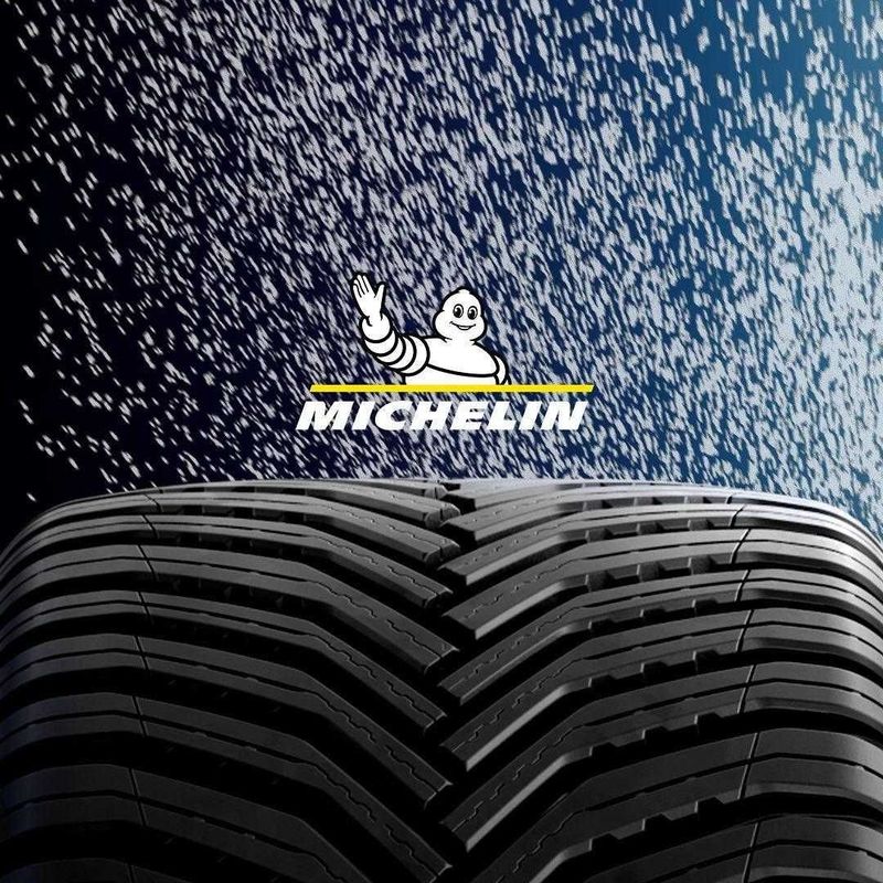 Продаётся Michelin 215/55R17 98W XL CROSSCLIMATE 2