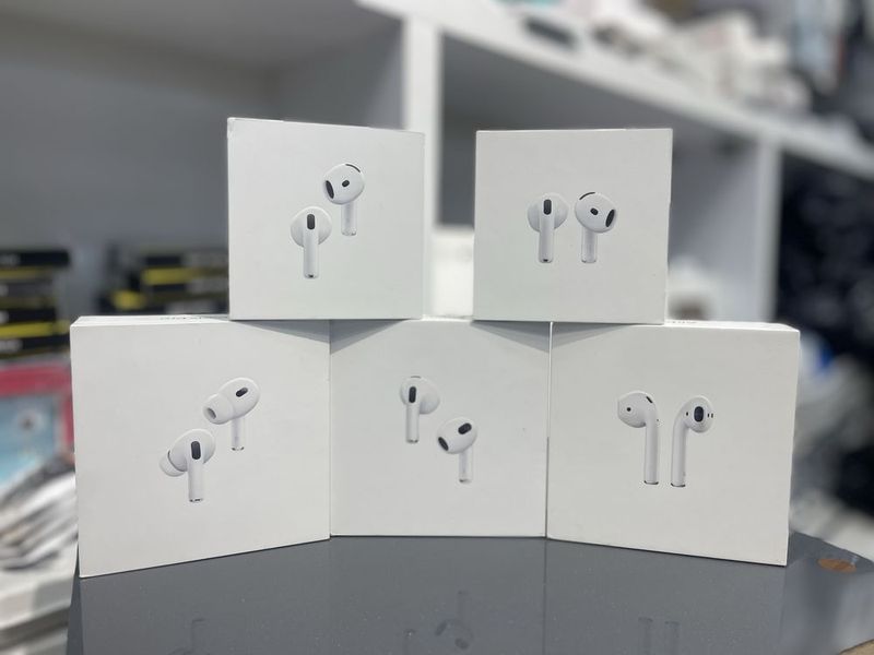 Air pods 2/1 ,3 ,4 pro,2