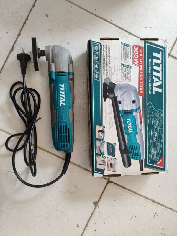 Многофункциональный инструмент TOTAL 300W (новый) Многофункциональный инструмент TOTAL 300W (новый)