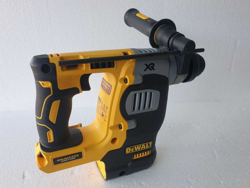 Аккумуляторный перфоратор DeWalt DCH273