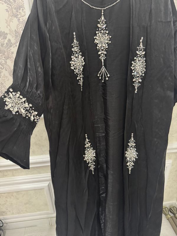 Dubay abaya organza material toshlari qo’l ishi Dubay abaya organza material toshlari qo’l ishi