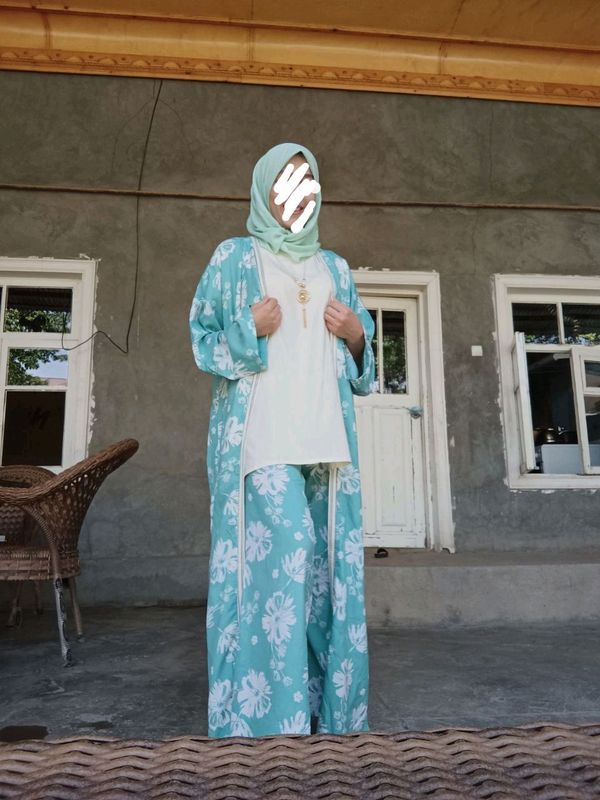 Ayollar kiyimi troyka xolati yangi Ayollar kiyimi troyka xolati yangi