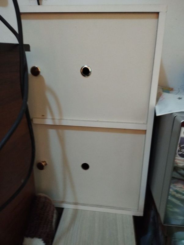 Kanareka shkafi qafas qoyadigan Kanareka shkafi qafas qoyadigan