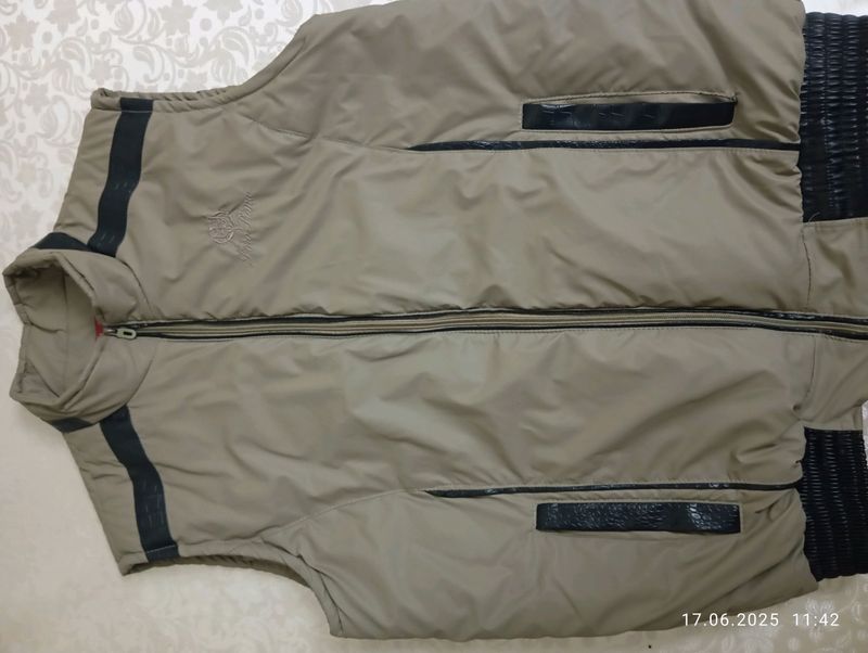 Bezrukafka Loropiana holati alo 56 razmer 120 ming