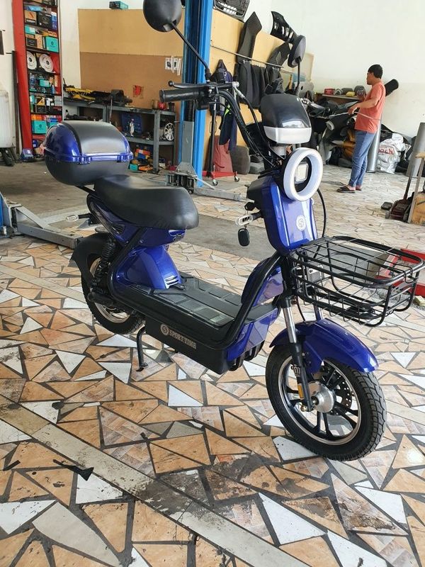 Skuter sotiladi xolati yangi Skuter sotiladi xolati yangi