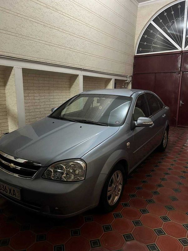 Lacetti delfin rang sotiladi