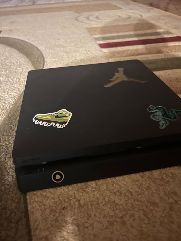 PlayStation 4 slim PlayStation 4 slim