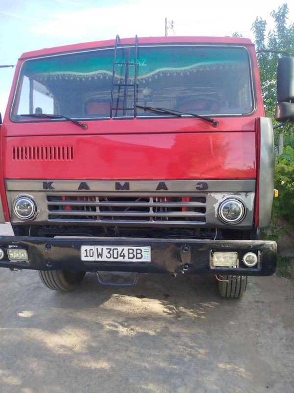 Kamaz sotiladi 1986 yil xolati ideal naxadu 10 ta baloni 90% Kamaz sotiladi 1986 yil xolati ideal naxadu 10 ta baloni 90%