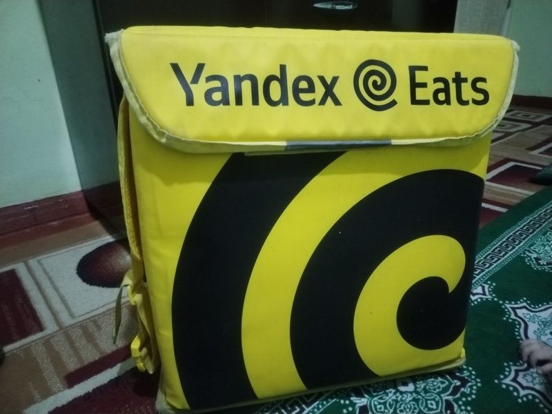 Yandex sumka deyarli yangi Yandex sumka deyarli yangi