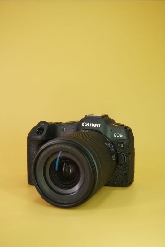 Canon eos R8 24-105mm STM yengide