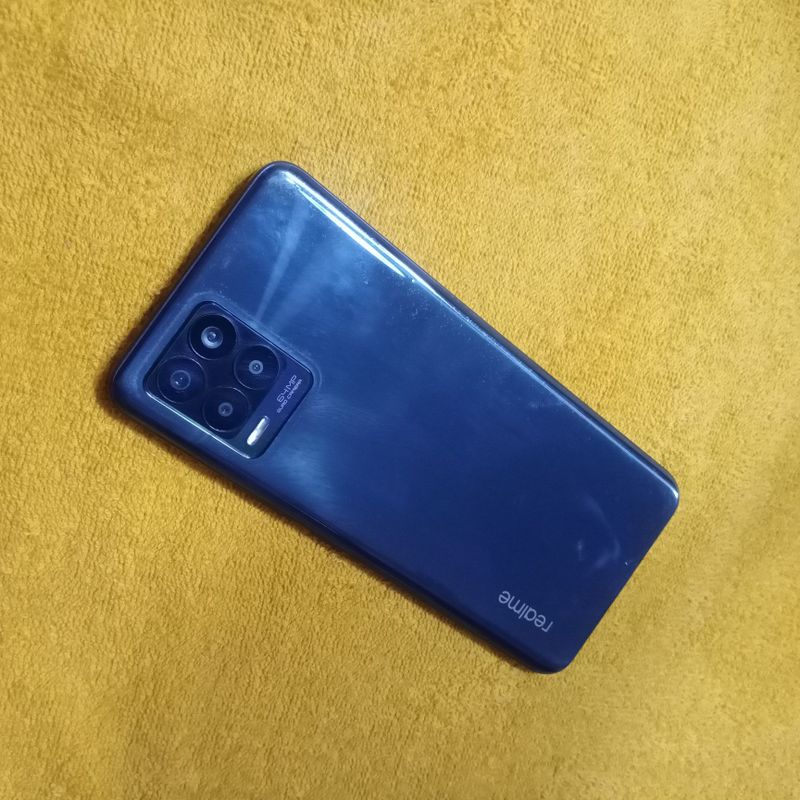 Realme 8 srochna sotiladi Realme 8 srochna sotiladi