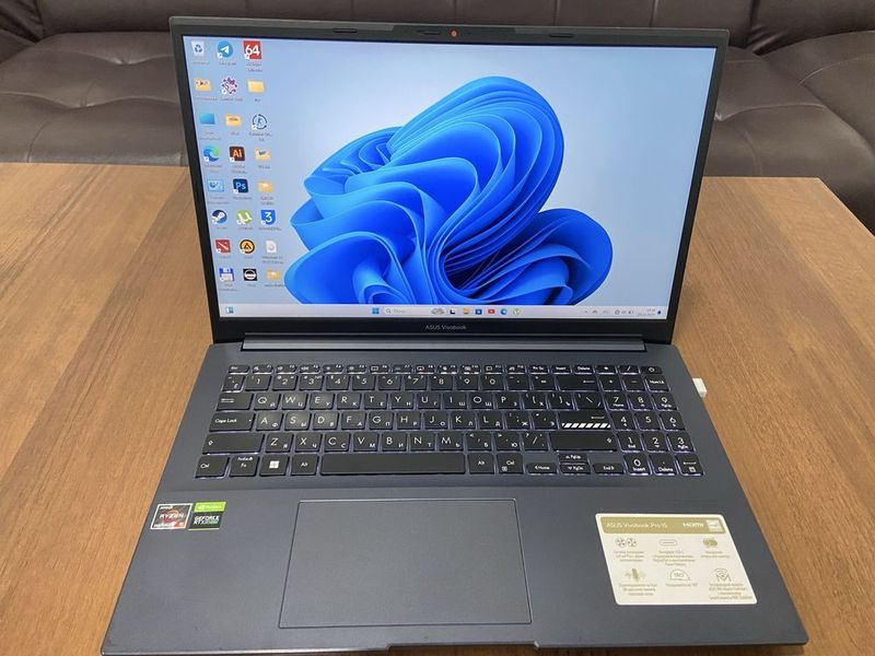 Asus Vivobook Pro 15 satiladi Ideal sostoyanie