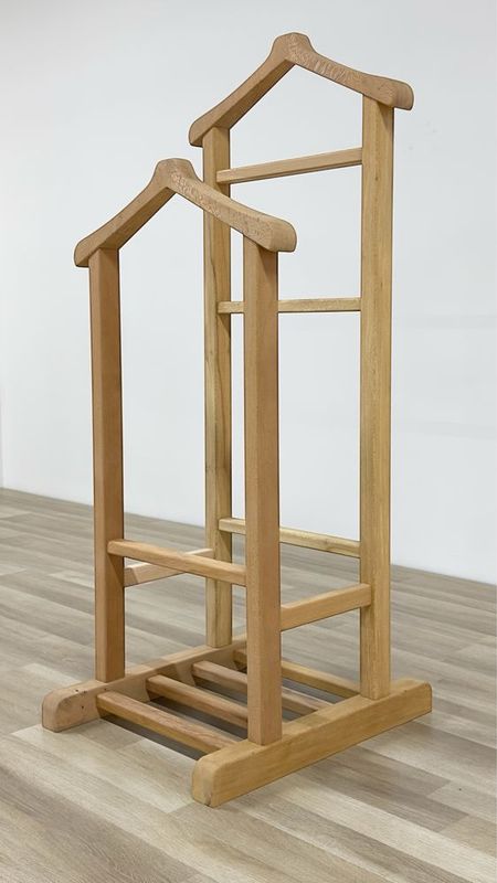 Костюмная вешалка для гостиниц, баров, ресторанов Костюмная вешалка для гостиниц, баров, ресторанов