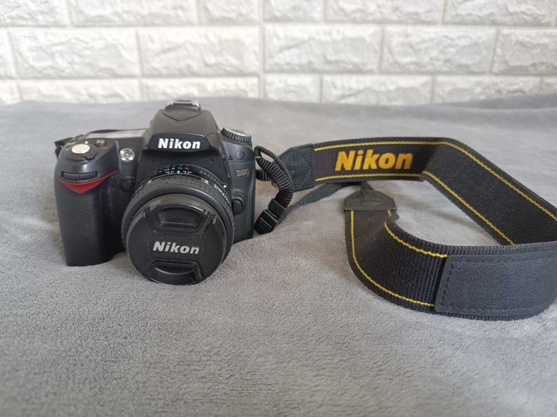 Продается: Nikon D90 с объективом 50 мм f/1.4