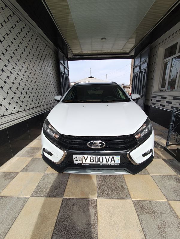 Lada Vesta sw cross 1.6 reno