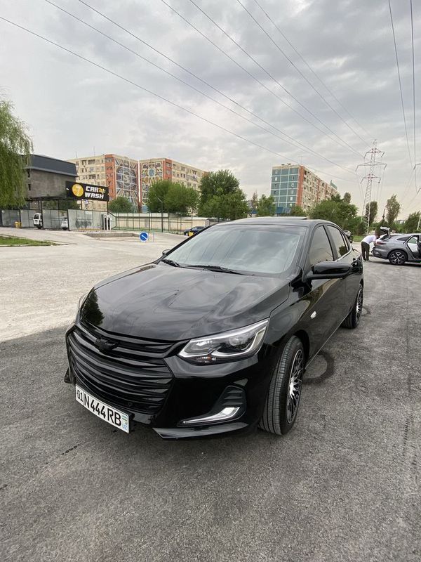 Onix premier2024/25yil qora navaroti bor Onix premier2024/25yil qora navaroti bor