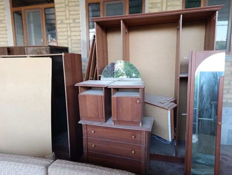 Продается спальняя мебель Продается спальняя мебель