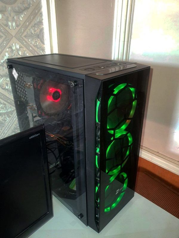 Pc sotiladi i3 256 ssd 256 hdd 32 gb ram Pc sotiladi i3 256 ssd 256 hdd 32 gb ram