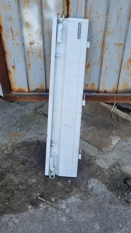 Labo orqa bort 400 ming b/u Labo orqa bort 400 ming b/u