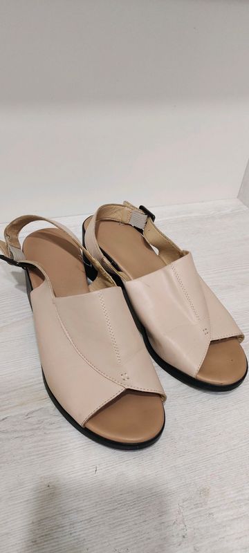 Продам женские босоножки Продам женские босоножки