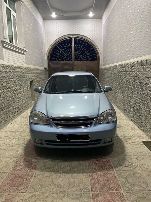 Lacetti 1.8 srochno sotiladi Lacetti 1.8 srochno sotiladi