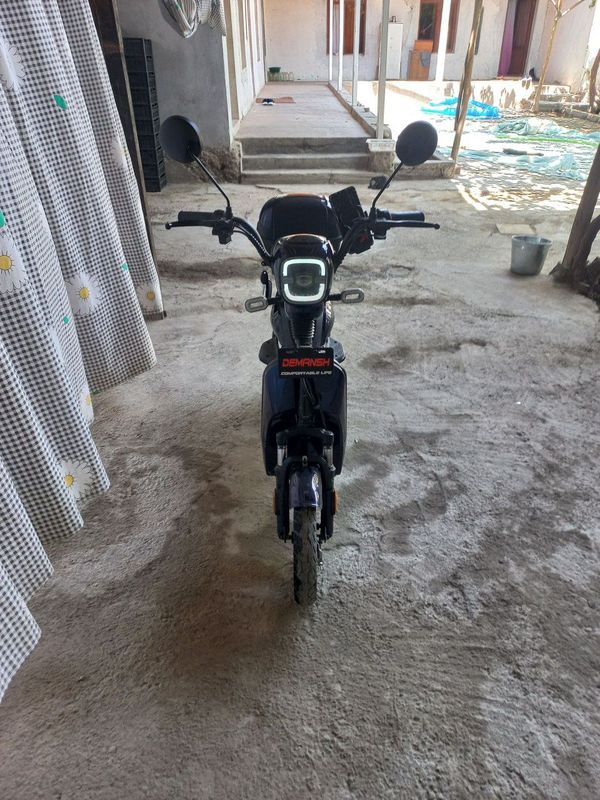 Skuter sotiladi she Skuter sotiladi she