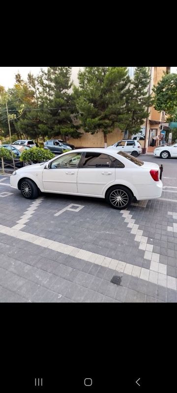 Автомобиль Gentra своя в отличном состоянии