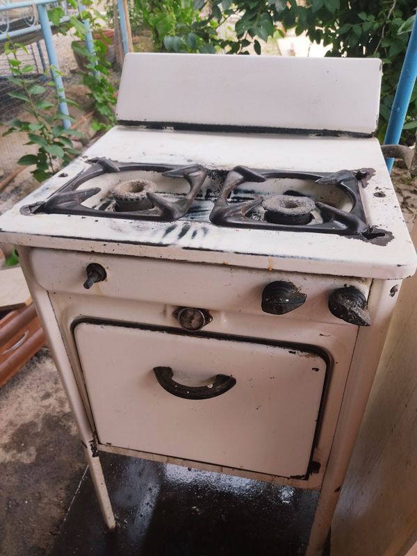 Gaz plita sotiladi Gaz plita sotiladi