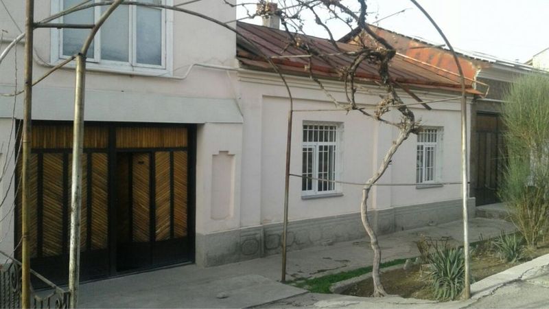 Uy sotiladi manzil Usta shirin Umar ibn Hattob masjidi. Uy sotiladi manzil Usta shirin Umar ibn Hattob masjidi.