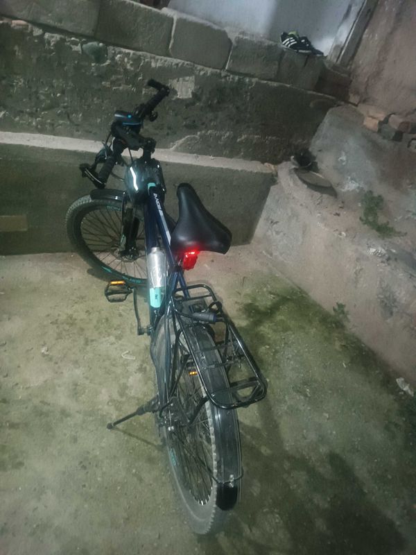 Velosiped 26balon yangi holatda hech qanaqa aybi yoʻq Velosiped 26balon yangi holatda hech qanaqa aybi yoʻq