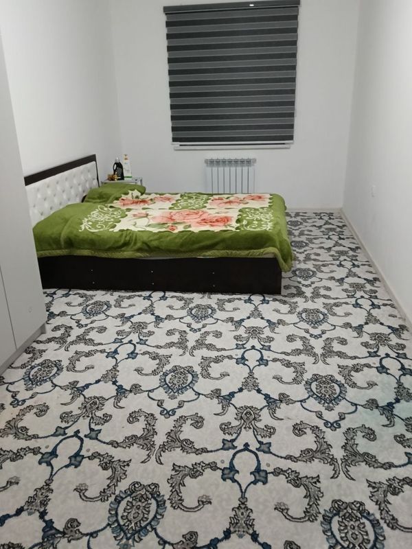 Chilonzor Olmazor metrosi oldida kvartira bor bezmakler