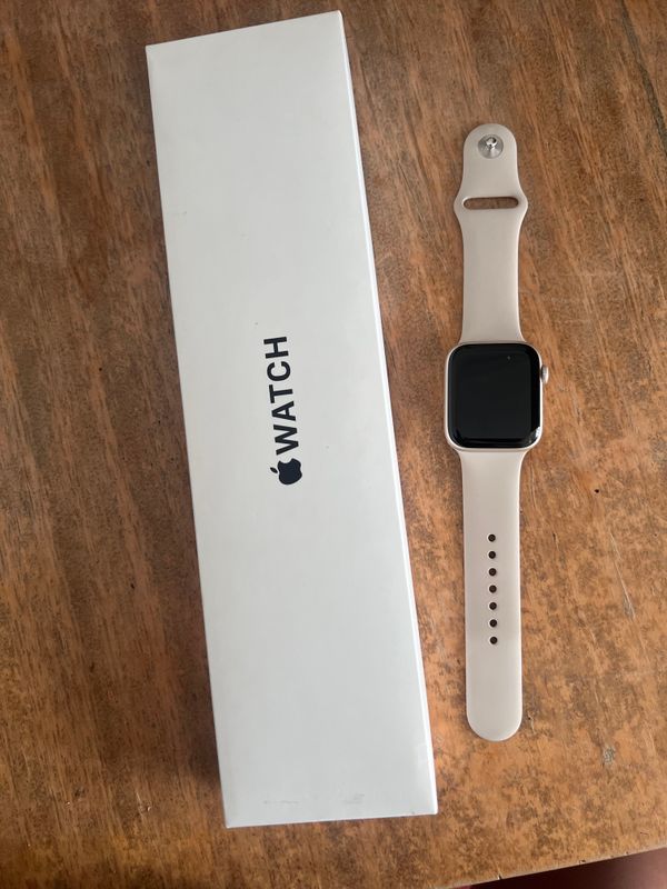 Apple Watch SE 2 44 mm Apple Watch SE 2 44 mm