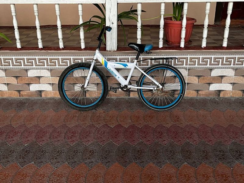 Velosiped sotiladi 20 duym Продается велосипед 20 дюймов