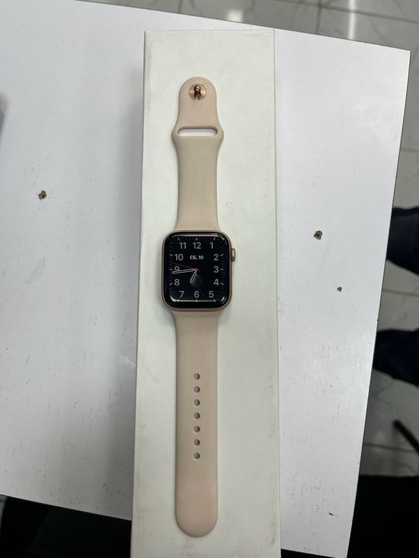 Apple watch 4 44 m Apple watch 4 44 m