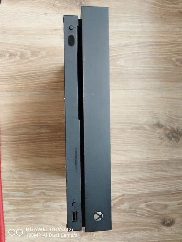Xbox one x sotiladi Xbox one x sotiladi